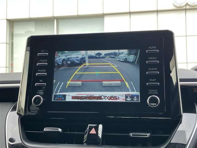 バックガイドモニターで、後方を確認しながら安心して駐車することができます。運転初心者も熟練者も必須の機能ですよ！