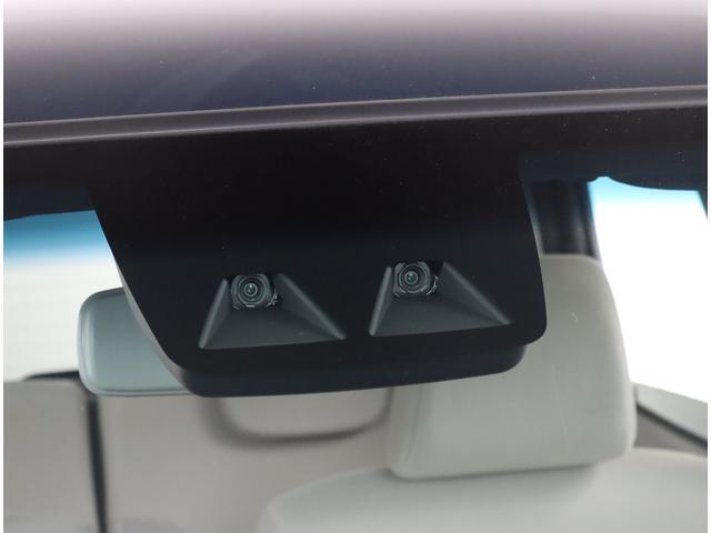 ステレオカメラとソナーセンサーが歩行者や先行車、障害物などのさまざまな情報を的確に捉え、運転者に注意を促したり、緊急ブレーキを作動。多彩な安全機能があなたのドライブをアシストするスマートアシスト搭載