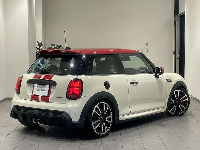 正規認定中古車 全国正規ディーラー保証付/2年・走行距離無制限 JCWトリム　禁煙車　グループ会社下取　ヘッドアップディスプレイ　1オーナー　　シートヒーター　パドルシフト　AppleCarPlay