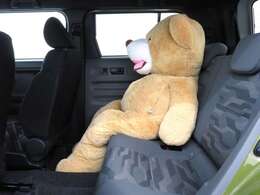 当社スタッフの岩浜くん（身長約160cm）に実際に乗車してもらいました。サイズ感の参考にぜひご覧ください。