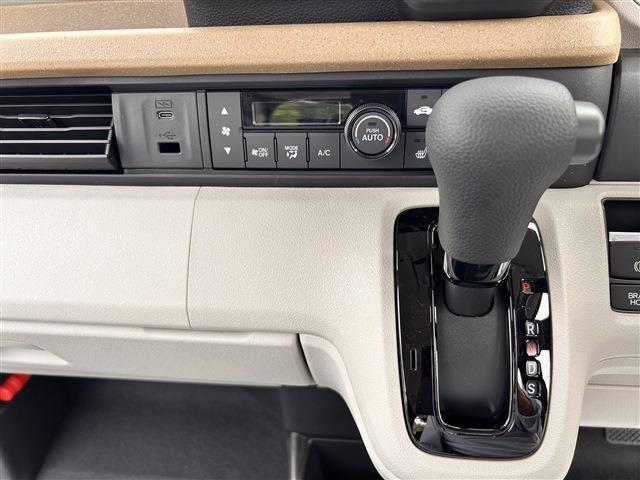 ☆動かしやすいシフトでストレスフリーな運転を！