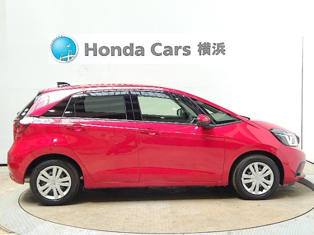 全長399cm、幅169cm、高さ154cmのお車になります。