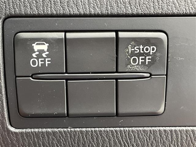 全国から厳選されたお車を展示しております。ご希望の在庫を店頭で検索することも可能ですので、お気軽にご相談ください！