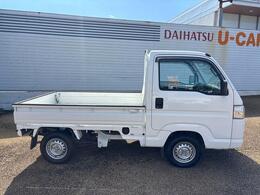 右横からの画像です。