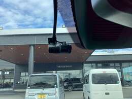 ドライブレコーダーも装備しておりますので、万が一の際にも安心です。別途マイクロSDカードのご用意が必要です。