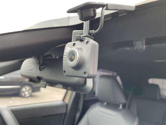 ◆【ドライブレコーダー】映像・音声などの運転中の記録を残します。事故などを起こした起こされた時の証拠になりえますので、もしも時でも安心ですね。