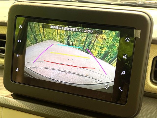 【バックカメラ】駐車時に後方がリアルタイム映像で確認できます。大型商業施設や立体駐車場での駐車時や、夜間のバック時に大活躍！運転スキルに関わらず、今や必須となった装備のひとつです！