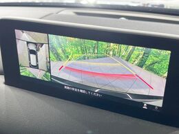 【360°ビューモニター】専用のカメラにより、上から見下ろしたような視点で360度クルマの周囲を確認することができます☆死角部分も確認しやすく、狭い場所での切り返しや駐車もスムーズに行えます。