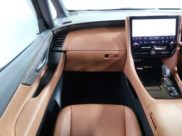 高品質低価格車、国産、輸入問わず週間10万台の中からお客様のご希望のお車をご提案致します！『買取、販売、保険、車検、板金、整備、コーティング』など、車のことはすべてお任せください。