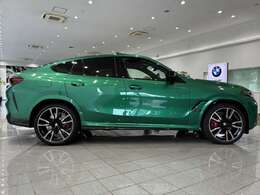 日本全国ご納車可能です。　遠方の方もご安心ください。お客様の管轄の陸運事務所にてご登録後、ご自宅までお車をお持ちいたします。弊社では、北海道から沖縄まで全国に販売実績がございます。