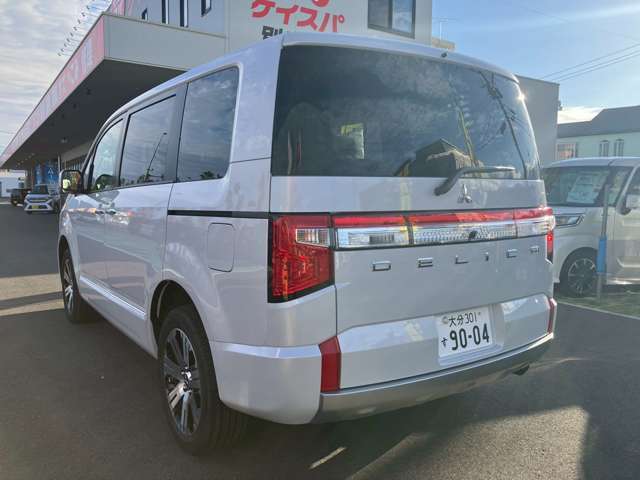 左斜後ろです！