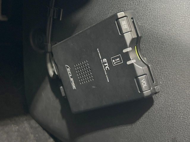 【ETC】高速道路の料金所をストレスなく通過！話題のスポットやサービスエリアに多い「スマートIC」利用時は必須のアイテムです。当店でセットアップを実施、ご納車当日からすぐにご利用いただけます！