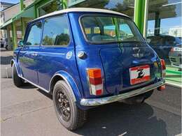 メンテナンスも当社にお任せ！！熟練のメカニックがお客様のお車をサポートいたします。もちろん車検や修理、板金塗装もお任せください。