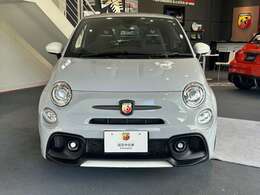 低走行の限定車となります。