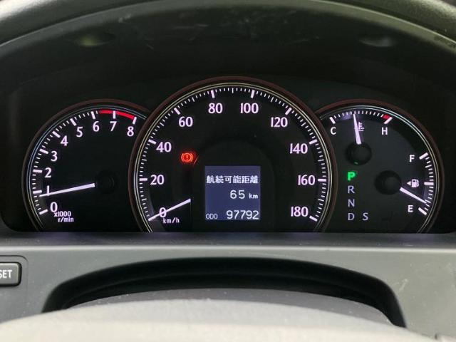 WECARSの展示場では実際に見て、触ってお車をお選びいただけます！知識の豊富な営業スタッフが様々なカーライフをご提案いたします！