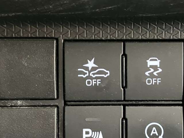プリクラッシュセーフティーシステムです。万が一よそ見をして前車や壁にぶつかりそうになっても、知らせてくれます♪もちろん、安全運転は忘れずに。