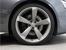 ■5アームローターデザインチタンルック19インチアルミホイール　■タイヤ255/35R19
