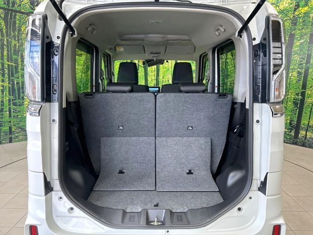 普段のお買い物や通勤、送迎等に十分な荷室スペースを確保しております。セカンドシートを倒すと、大きな荷物の積載も可能です♪