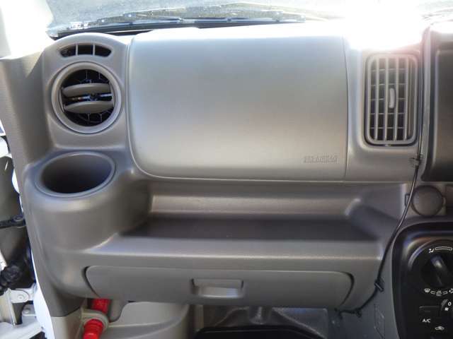 総額表示は当店のある香川県内での登録・店頭納車の場合になります。香川県外のお客様は別途費用が必要となります。詳細はお気軽にお問合せくださいませ。