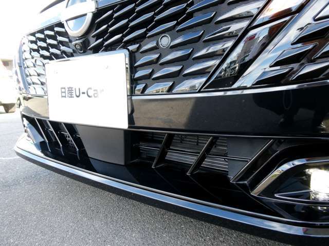 自車からは見えない前方の状況の変化を検知し、玉突き事故の防止をサポートします。インテリジェント　FCW（前方衝突予測警報）！
