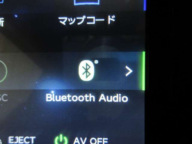 Bluetoothオーディオ対応可。お持ちのスマホやiPodなどとBluetooth接続して外部機器内の音楽などを車内で楽しめます。