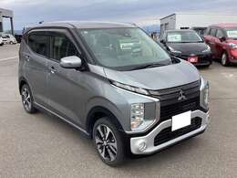 鶴田自動車は笑顔で働ける職場作りに常日頃から励んでいます。元気で笑顔あふれるスタッフが親切丁寧に対応できるお店作りを目指し車検、新車中古車販売、鈑金塗装、自動車保険、を行っております。