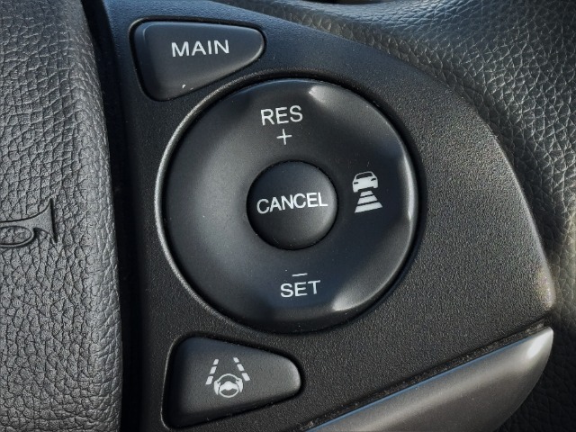 【アダプティブクルーズコントロール】と【レーンキープアシスト】はドライバーの運転負担を大幅に軽減してくれます◎特に高速道路で大活躍！一度味わったらやめられない！？