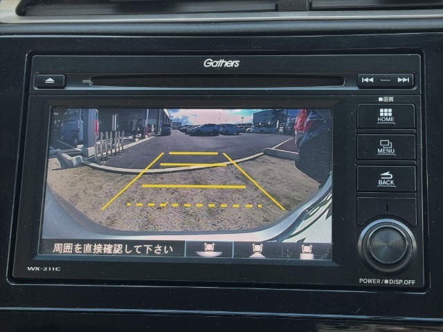 Honda純正ならではの見やすいバックカメラを装着しております◎駐車時の安心感が高まりますね！