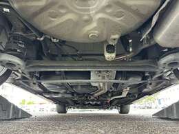 当社で整備の車両には4ヶ月の消耗品も含む無料保証と最長5年走行無制限の延長保証をオプションでご用意☆遠方のお客様はお近くのディーラーにて保証修理をお受けできます♪