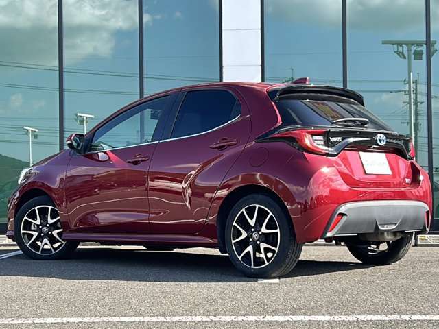 展示場とドルフィネットから全国のお車をお探しいただけます！もちろん遠方車両のお取り寄せ、遠方でのご納車も是非ご相談ください！！