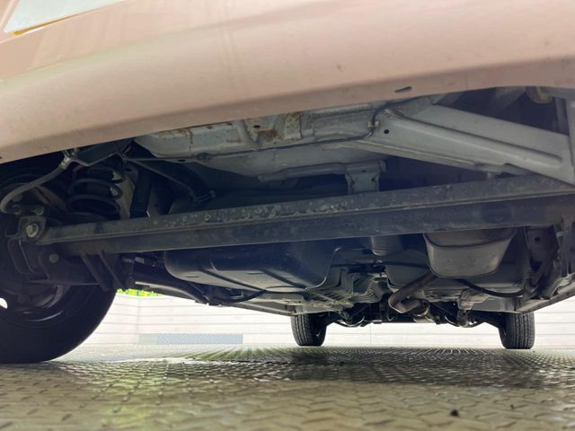 『各種電装品の取り付けやカスタムも承ります。「こんなパーツを付けたい」、「アルミホイールを変えたい」等店舗スタッフまでご相談ください。』