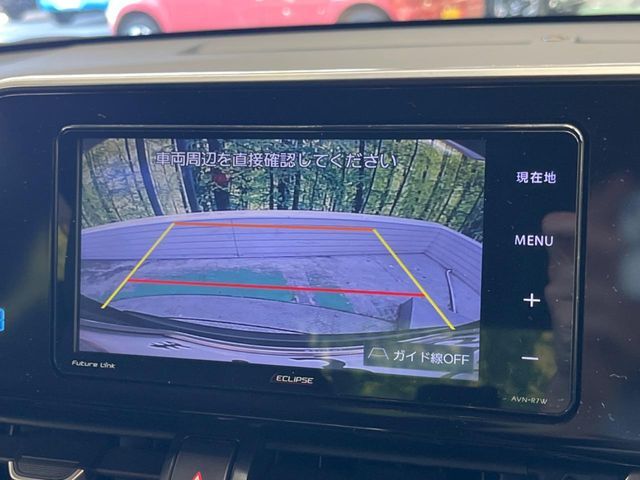 【バックカメラ】駐車時に後方がリアルタイム映像で確認できます。大型商業施設や立体駐車場での駐車時や、夜間のバック時に大活躍！運転スキルに関わらず、今や必須となった装備のひとつです！