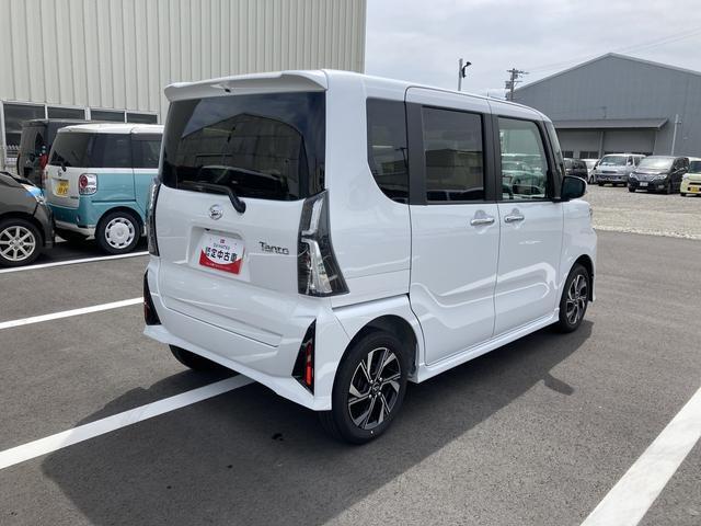 ご納車前には、法定12ヶ月点検相当の点検を実施いたします。プロの整備スタッフが点検をするので、安心して中古車にお乗りいただけます。