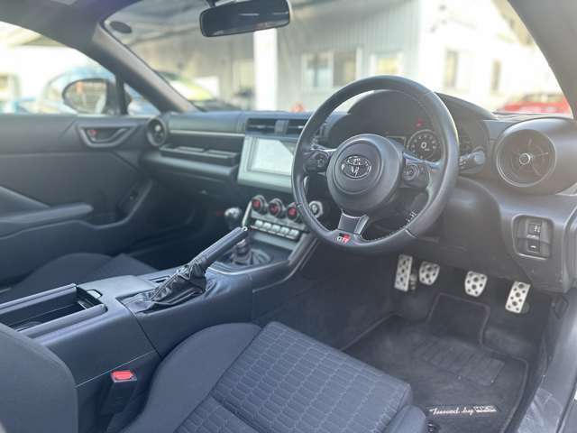 当社の中古車には修復歴、メーター交換、冠水車両は一切ございません。徹底的に品質にこだわった車のみです。