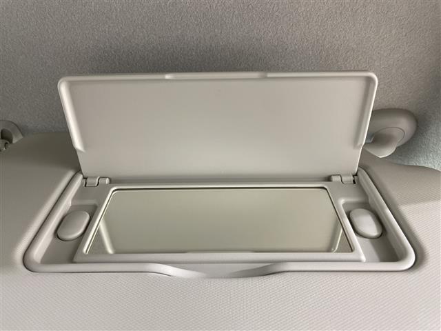 【バックミラー】大きくて見やすいので、後方を見るときも安心です！