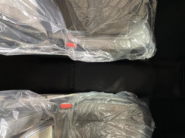 【ライト・ランプ】ワレもなく綺麗な状態なので、悪天候や夜間の走行も視界良好で安心してお乗りいただけます。ヘッドライト・ホイール・フロントガラスなど色々な部分コーティングをご用意しております！