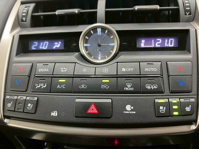 【オートエアコン】車内温度をセンサーが感知してご希望の車内温度になるよう、風量も自動で調整してくれます☆