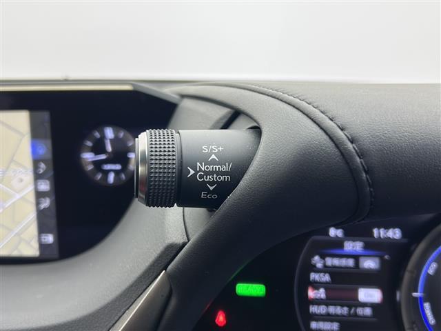 気になる車はすぐにお問い合わせください！画面右側の0066から始まる無料ダイヤルからお問い合わせ下さい！専門スタッフがお車のご質問にお答えいたします！