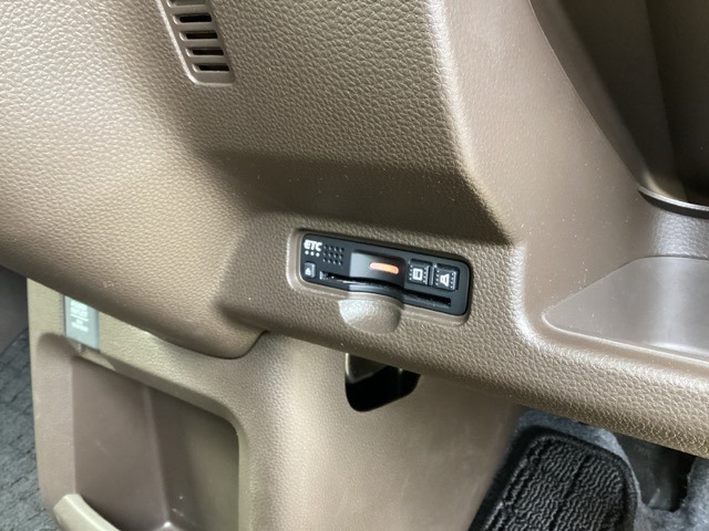 ETC付いてます。ETCが使用可能な道路通行料はキャッシュレスでスマートに走行できます。再セットアップして納車致します。