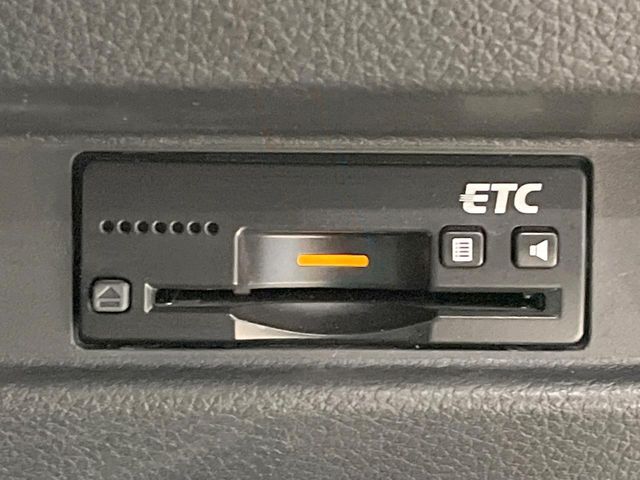 【ETC】高速道路の料金所をストレスなく通過！話題のスポットやサービスエリアに多い「スマートIC」利用時は必須のアイテムです。当店でセットアップを実施、ご納車当日からすぐにご利用いただけます！