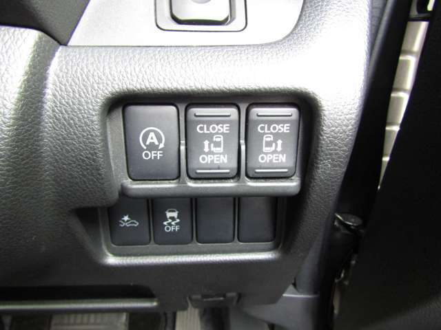 両側電動スライドドア