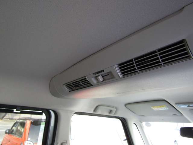 車内の空気を循環させられるサーキュレーター付き