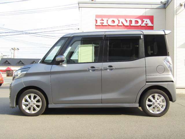 バッグからキーを出さずにドアロックの開閉、エンジンスタートが出来るスマートキーが付いているのでとっても便利