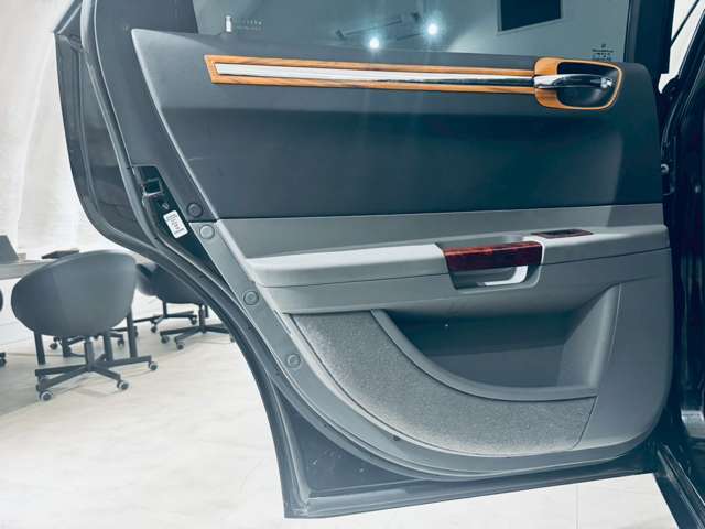 【納車後】弊社では納車後のアフターサービスに力を入れております。中古車は、買った後の心配がつきものだと思います。遠方の方でも安心していただけるよう、お近くの整備工場をご紹介させていただきます【整備】