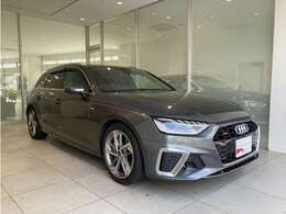《Audi認定中古車》ならではのクオリティ、高度な訓練・教育を受けたAudi専門のメカニックがご納車前に100項目にも及ぶ精密な点検を行います。