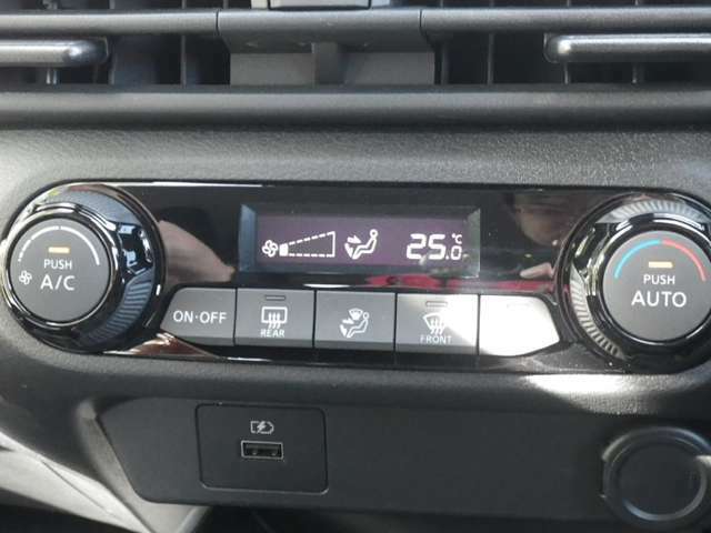 フルオートエアコン　　「オート」を使って温度設定、車内の温度はいつも快適ですよ♪