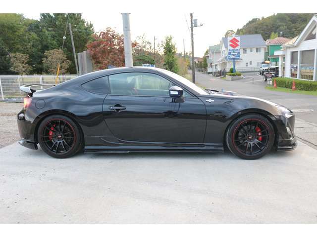 全国ご納車対応可能でございます。お客様の大切なお車をご自宅までしっかりとお届けいたしますので遠方のお客様もお気軽にお問合せ下さいませ。