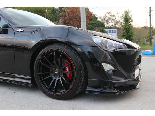 LINEでのお問い合わせができます！お問合せ車両の情報と「見積り」や「在庫確認」などのご用命を添えてお問合せ下さい。ご購入後もお店とLINEでのやり取りが可能です。オイル交換や車検のご依頼も承ります。