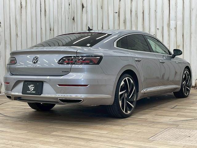 自動車と一緒に任意保険もご相談下さい。専任スタッフがお車に合った内容をご提案させていただきます。
