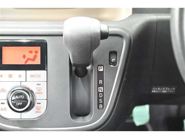 車両の本体価格の一部をあらかじめ残価として据え置き、残りの金額を分割でお支払いいただくプランです。月々のお支払いをお安くできちゃいますよ♪詳しくはお気軽にスタッフまでご相談ください。